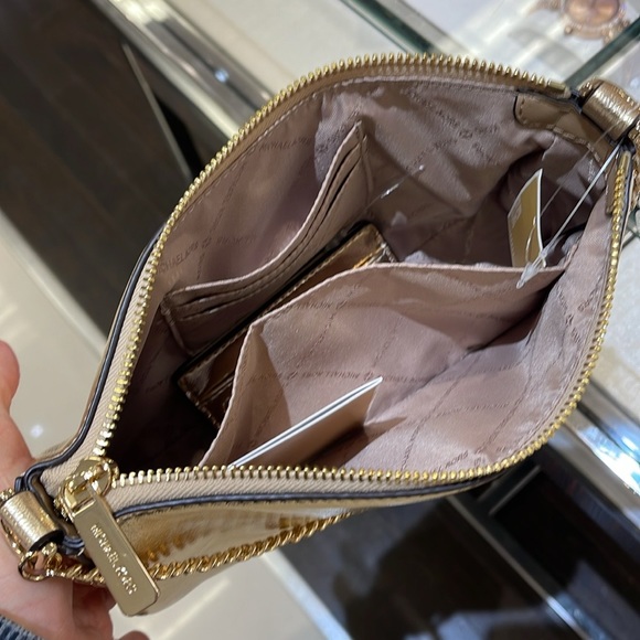 MICHAEL KORS
JST Md Faux Leather Crossbody XBody + Card Holder Boxed Set NWT - Picture 4 of 16